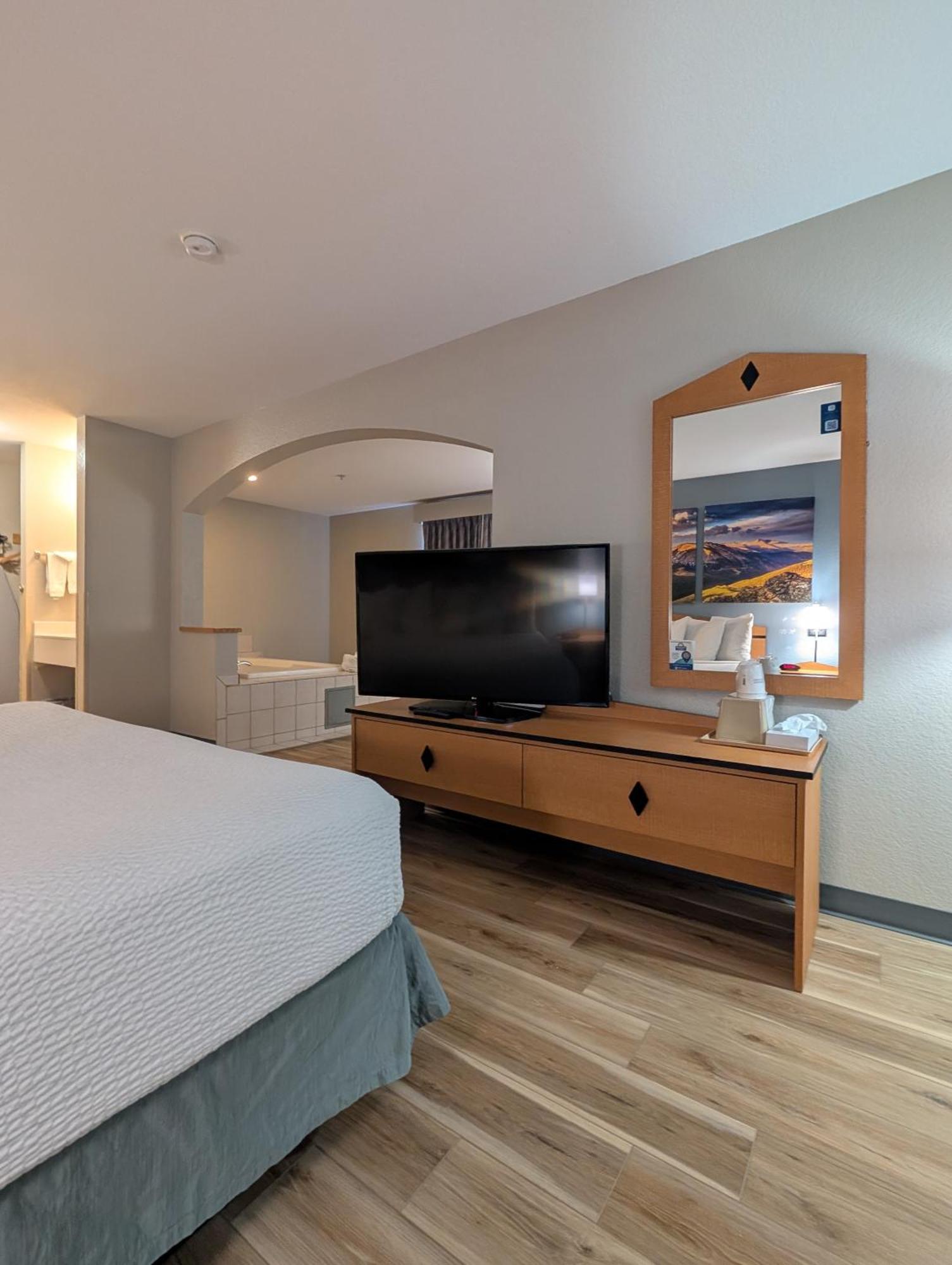 Hotel Days & By Wyndham