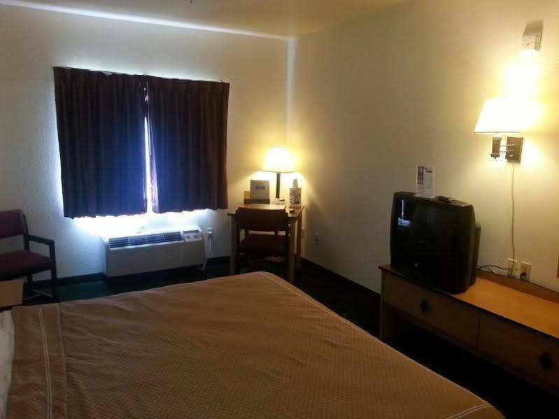 Hotel Days & By Wyndham