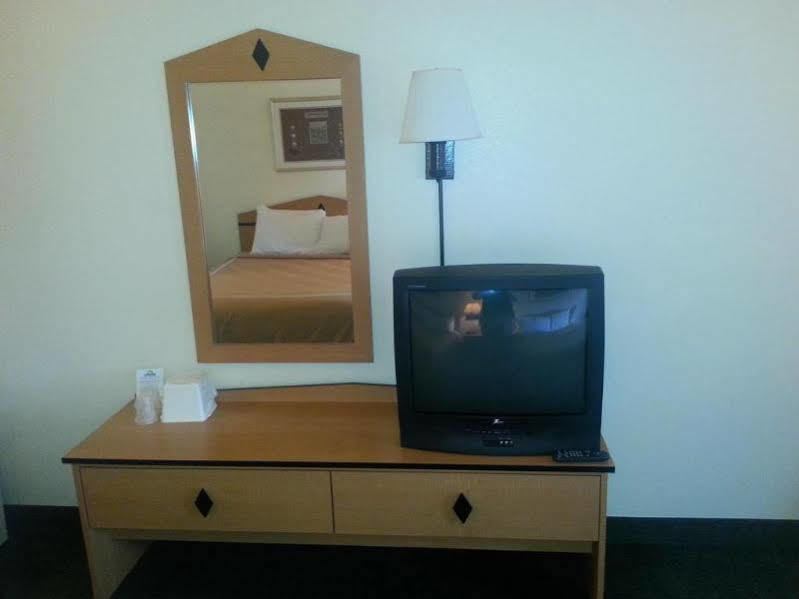 Hotel Days & By Wyndham
